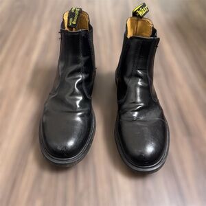 Men’s Dr. Martens 2976 Smooth Leather Chelsea Boots